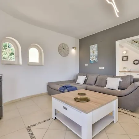 Guzman - Tango Villa