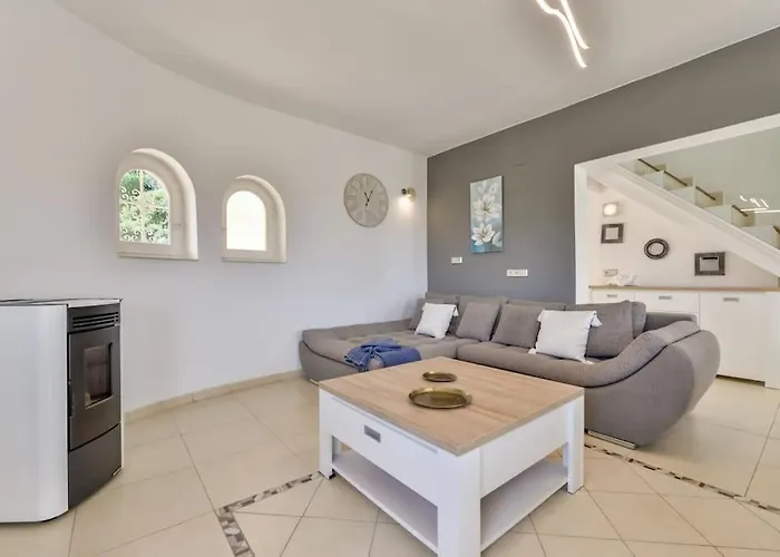 Guzman - Tango Villa